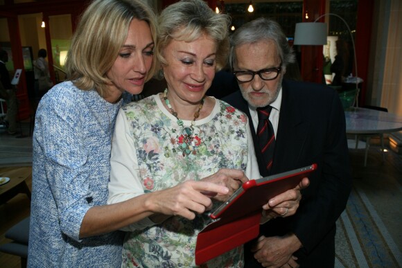 Exclusif - Annabelle Mouloudji et Jean-Jacques Debout - Jean-Jacques Debout reçoit 2 Disques d'Or à Paris le 19 juin 2014.