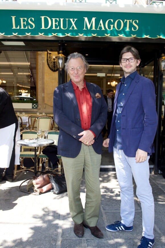 Gérard Garouste et son fils Guillaume lors du déjeuner Père & Fils, mardi 24 juin 2014, aux Deux Magots à Paris.