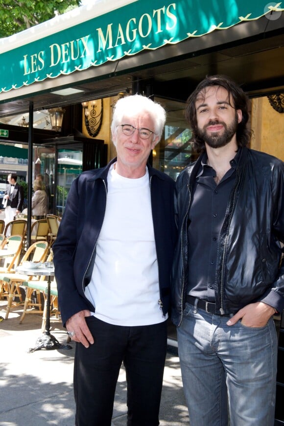 Yves Gastou et son fils Victor lors du déjeuner Père & Fils, mardi 24 juin 2014, aux Deux Magots à Paris.