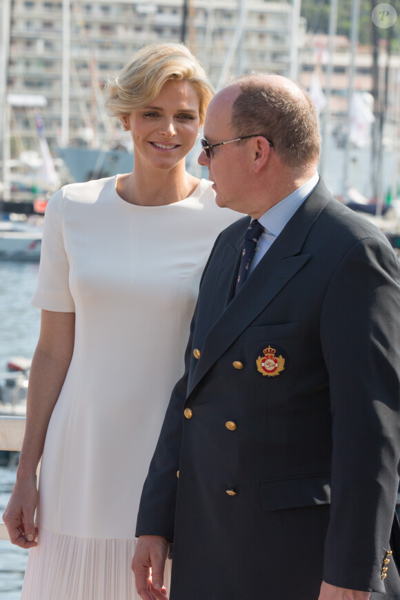 Le prince Albert et la princesse Charlene de Monaco, enceinte, inaugurent le nouveau Yacht Club de Monaco, Port Hercule, à Monaco le 20 juin 2014.