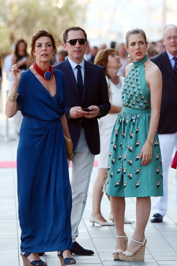 La princesse Caroline de Hanovre, Gad Elmaleh et sa compagne Charlotte Casiraghi arrivant à la soirée pour l'inauguration du nouveau Yacht Club de Monaco, Port Hercule, le 20 juin 2014.