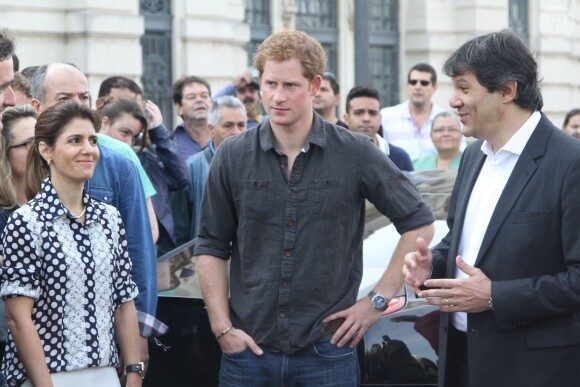 Le prince Harry en visite à Cracolandia (un quartier de Sao Paulo réputé pour ses nombreux consommateurs de crack) le 26 juin 2014.