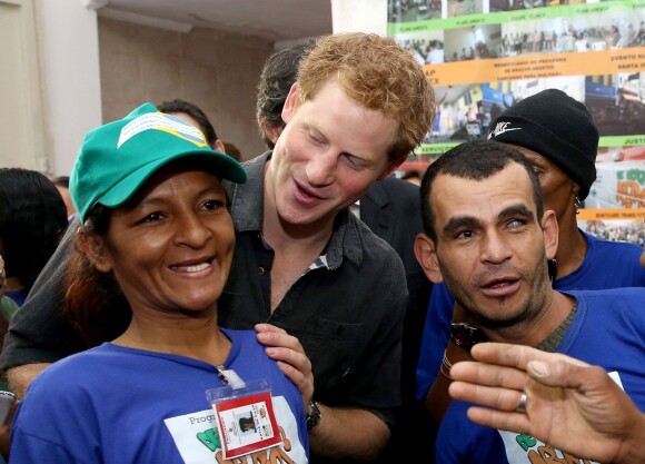 Le prince Harry en visite à Cracolandia (un quartier de Sao Paulo réputé pour ses nombreux consommateurs de crack) le 26 juin 2014.