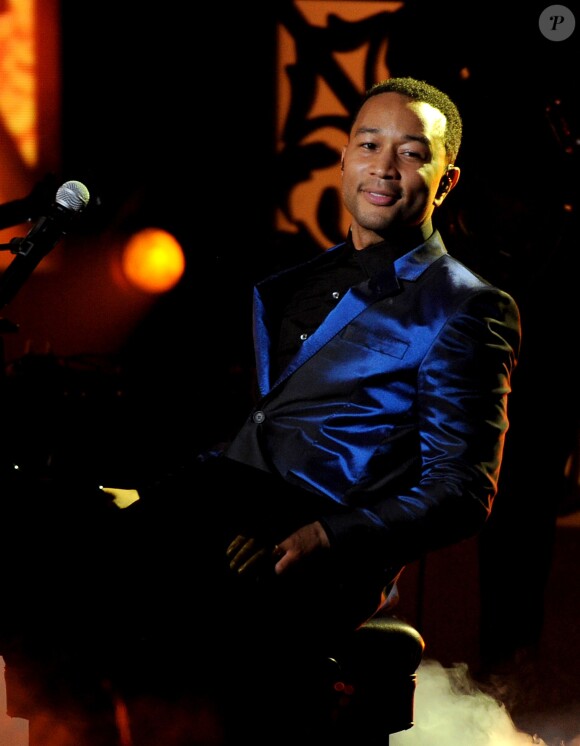 John Legend sur la scène des BET Awards au Nokia Theatre de Los Angeles, le 29 juin 2014.