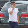 Marco Verratti, cigarettes et téléphone en vacances à Ibiza, le 29 jun 2014