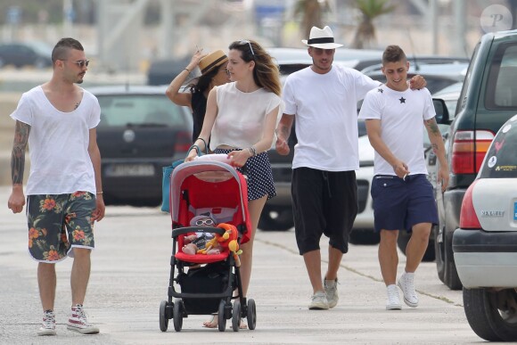 Marco Verratti, en vacances à Ibiza, le 29 jun 2014 en compagnie de son fils Tommaso et de sa compagne Laura
