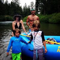 Melissa Joan Hart en bikini avec les hommes de sa vie : Amincie, la star rayonne