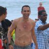 Exclusif - L'ancien joueur de l'équipe de France de football Youri Djorkaeff rencontre ses fans et fait du beach-soccer sur la plage d'Ipanema à Rio de Janeiro au Brésil le 2 juillet 2014.