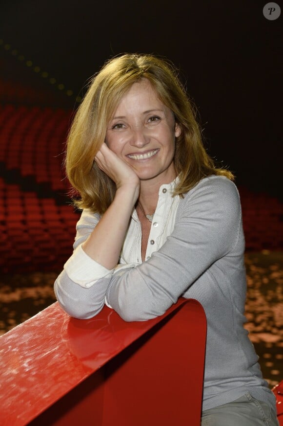Exclusif - Eléonore de Galard - Les producteurs du spectacle "Robin des Bois" posent lors de la dernière représentation au Palais des Congrès à Paris, le 5 janvier 2014.
