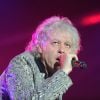 Bob Geldof et son groupe Boomtown Rats au Wychwood Festival 2014, à Cheltenham Racecourse, le 1er juin 2014.