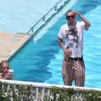 Ashlee Simpson et Evan Ross vont se détendre au bord de la piscine du San Ysidro Ranch à Santa Barbara, la veille du mariage de Jessicaz Simopn, le 04 Juillet 2014.