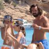 Andrea Pirlo sur une plage à Ibiza avec ses deux enfants Niccolo (10 ans) et Angela (6 ans) le 6 Juillet 2014.