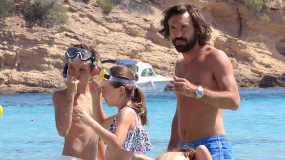 Andrea Pirlo à Ibiza : Vacances en famille pour oublier le divorce et le Mondial