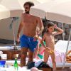 Andrea Pirlo sur une plage à Ibiza avec ses deux enfants Niccolo (10 ans) et Angela (6 ans) le 6 Juillet 2014.