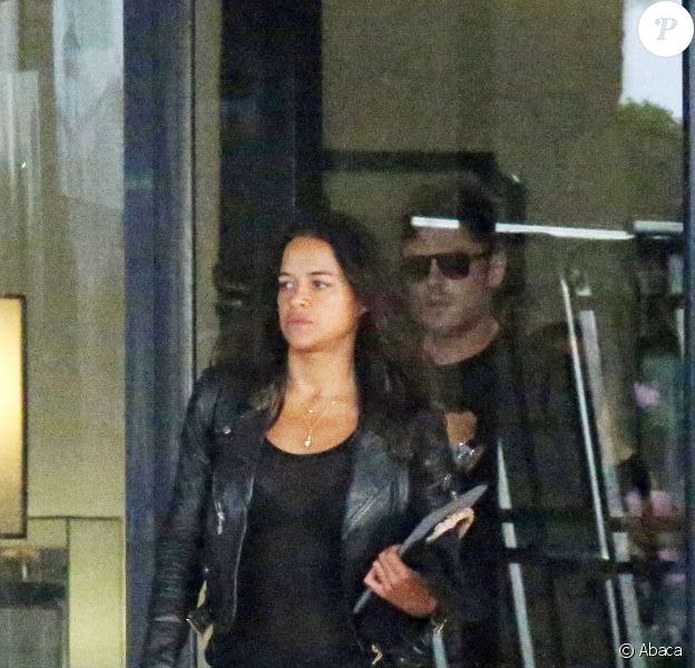 Zac Efron et Michelle Rodriguez à l'aéroport en Sardaigne, le 3 juillet 2014