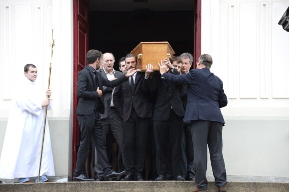 Emotion aux obsèques de Benoît Duquesne, à l'église Jeanne d'Arc de Versailles, le jeudi 10 juillet 2014.