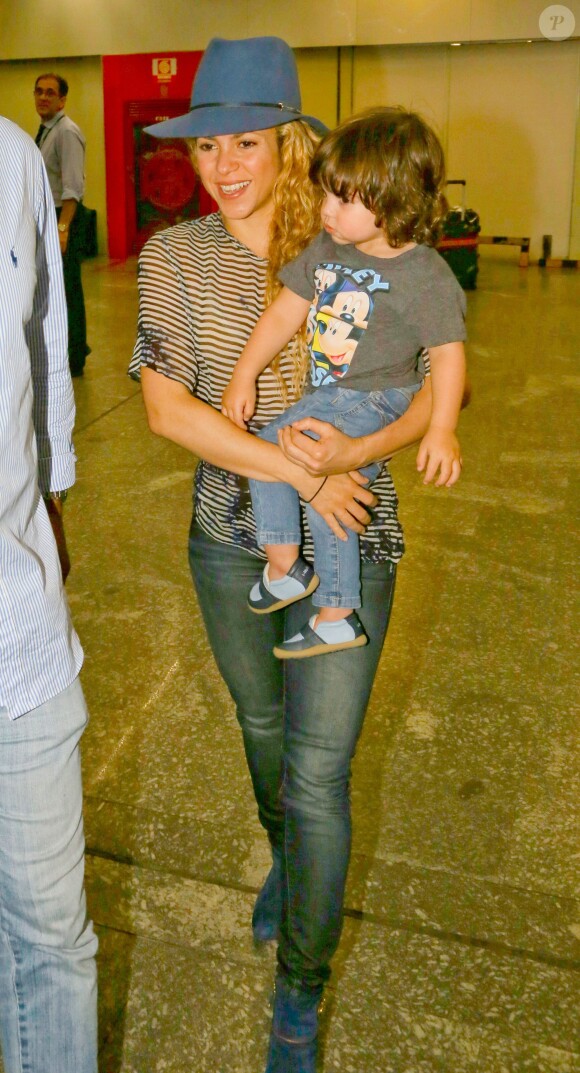 Shakira et son fils Milan (1 an et demi) arrivent à Rio le 9 juillet 2014.