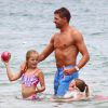 Steven Gerrard profite de ses vacances à Ibiza en compagnie de sa sublime épouse Alex et de leurs trois filles Lilly-Ella, Lexie et Lourdes, le 13 juillet 2014