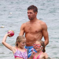 Steven Gerrard: Sourire retrouvé auprès de sa sublime Alex et de leurs fillettes