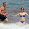 Exclusif - Jeff Goldblum et sa fiancée Emilie Livingston profitent de leurs vacances à Hawaii, le 15 juillet 2014.