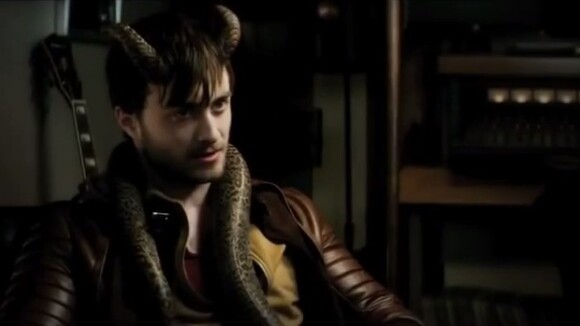 Daniel Radcliffe, cornes sur la tête, diabolique et menaçant pour ''Horns''