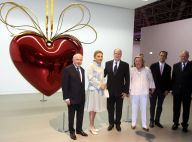 Albert de Monaco découvre avec passion la collection François Pinault exposée