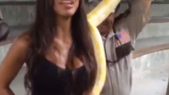 Mario Balotelli : La grosse frayeur de sa jolie Fanny Neguesha avec un serpent