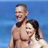 Exclusif - Jeff Goldblum et sa fiancée Emilie Livingston lors de leurs vacances à Hawaii, le 16 juillet 2014.