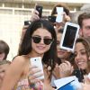 Selena Gomez rencontre des fans, lors du festival d'Ischia en Italie, le 18 juillet 2014.