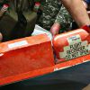 Les experts malaisiens ont récupéré les boîtes noires du vol MH17 de la Malaysian Airlines à Donetsk en Ukraine le 22 juillet 2014.