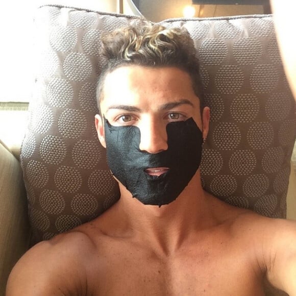 Cristiano Ronaldo avec un masque de beauté sur Instagram le 21 juillet 2014. 