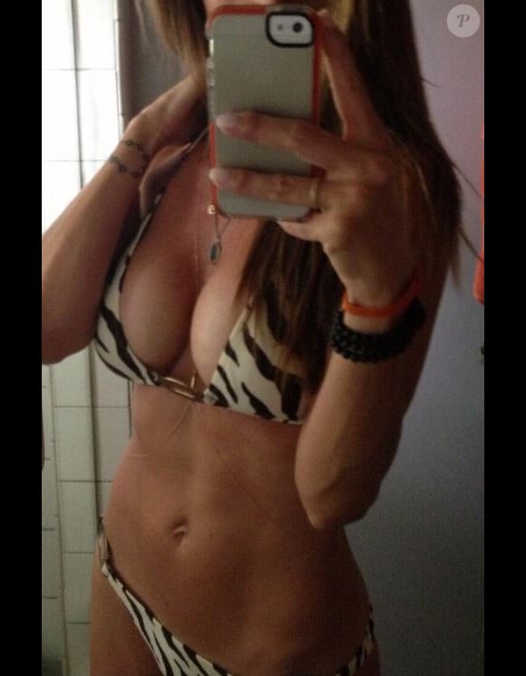 L'actrice Charisma Carpenter s'expose en bikini sur Twitter, le 11 août 2013.