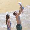 Iker Casillas, sa sublime Sara Carbonero et leur petit Martin profitent de leurs vacances sur les plages de la région de l'Algarve au Portugal, le 5 juillet 2014