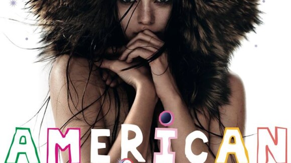 Kendall Jenner : Bombe topless, embarrassée par sa célèbre famille