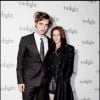 Kristen Stewart et Robert Pattinson lors de l'avant-première du film Twilight "Fascination" à Londres le 3 décembre 2008