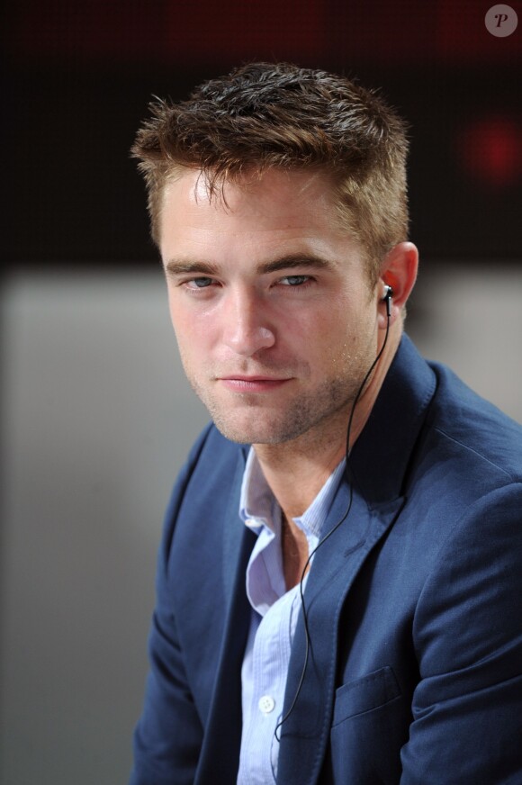 Robert Pattinson lors du Grand Journal de Canal+ du 20 mai 2014