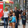Heidi Klum et ses enfants Leni, Henry, Johan et Lou vont voir le spectacle du Blue Man Group dans le quartier de Soho à New York, le 19 juillet 2014. 