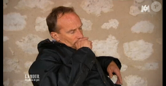 Carole et Gilles discutent dans L'amour est dans le pré 2014, épisode 9, le lundi 4 aout 2014, sur M6