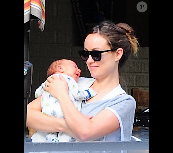 Olivia Wilde avec son bébé Otis Alexander à New York le 17 mai 2014.
