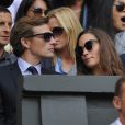 Pippa Middleton et son compagnon Nico Jackson lors de la finale de Wimbledon le 6 juillet 2014