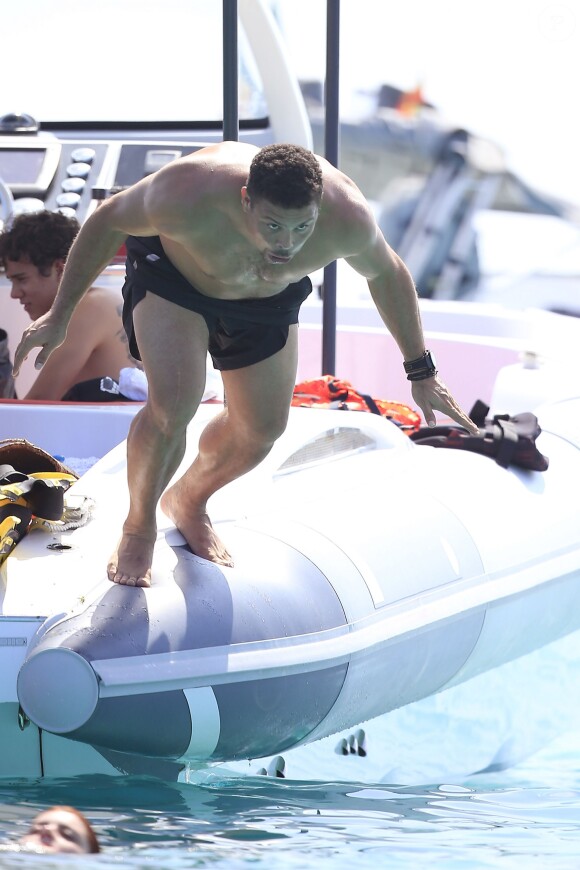 Exclusif - Ronaldo pique une tête en mer lors de ses vacances à Ibiza. Le 3 août 2014.