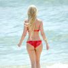 Exclusif - Ana Braga profite d'un après-midi ensoleillé sur une plage de Miami. Le 5 août 2014.