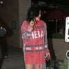 Kylie Jenner quitte le restaurant La Scala à Beverly Hills, habillée d'une veste Hood by Air (collection printemps-été 2014), d'un sac Givenchy (modèle Antigona) et de bottines Ann Demeulemeester. Los Angeles, le 5 août 2014.
