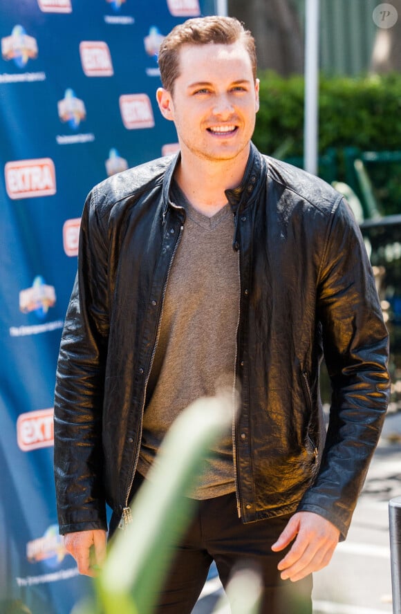 Jesse Lee Soffer sur le plateau de l'émission "Extra!" à Universal City, le 19 mai 2014.