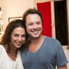 Davy Sardou et sa femme Noémie Elbaz dans les coulisses de la pièce L'Affrontement lors du 30e Festival de Ramatuelle, le 5 août 2014.