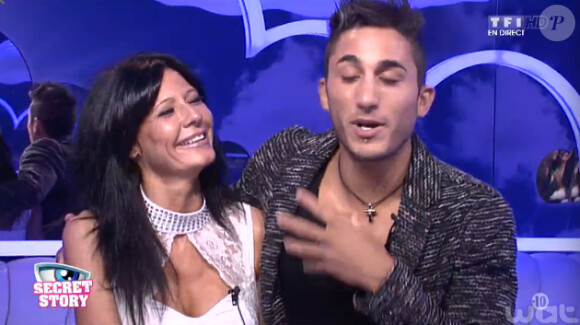Nathalie et Vivian dans la quotidienne de Secret Story 8, sur TF1, le vendredi 8 aout 2014