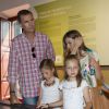 Felipe VI et Letizia d'Espagne, avec leurs filles la princesse Leonor des Asturies et l'infante Sofia, sont allés visiter le 11 août 2014 le domaine La Raixa à Bunyola, dans la Sierra de Tramuntana, pendant leurs vacances à Majorque. Ils en ont profité pour apporter leur soutien aux bénévoles en charge de la reforestation du massif suite aux incendies dévastateurs de 2013.
