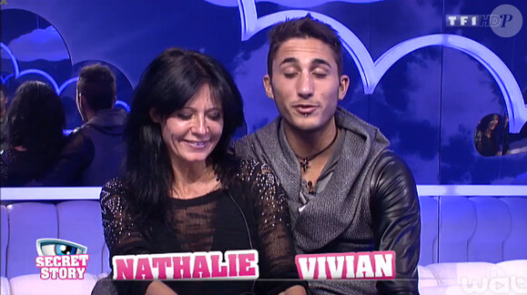 Nathalie et Vivian dans la quotidienne de Secret Story 8, sur TF1, le mardi 12 août 2014