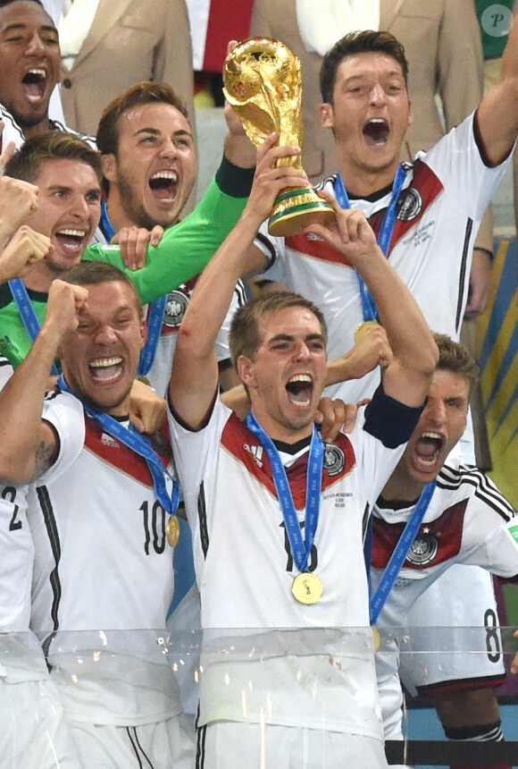 Philipp Lahm et l'équipe d'Allemagne championne du monde 2014. Rio de Janeiro, le 13 juillet 2014.
