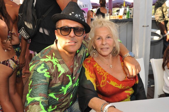 Exclusif - Jean-Roch et sa mère lors du concert privé donné par Jean-Roch sur l'Eden Plage de Saint-Tropez, le 13 août 2014.